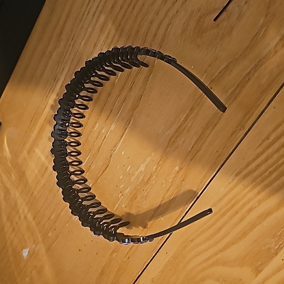 Anthropologie purple 💜 rhinestone headband - Picture 5 of 5